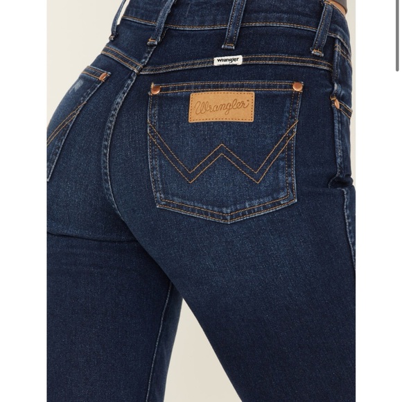 Wrangler Wild West 603 High Rise Straight Jean - Picture 6 of 7